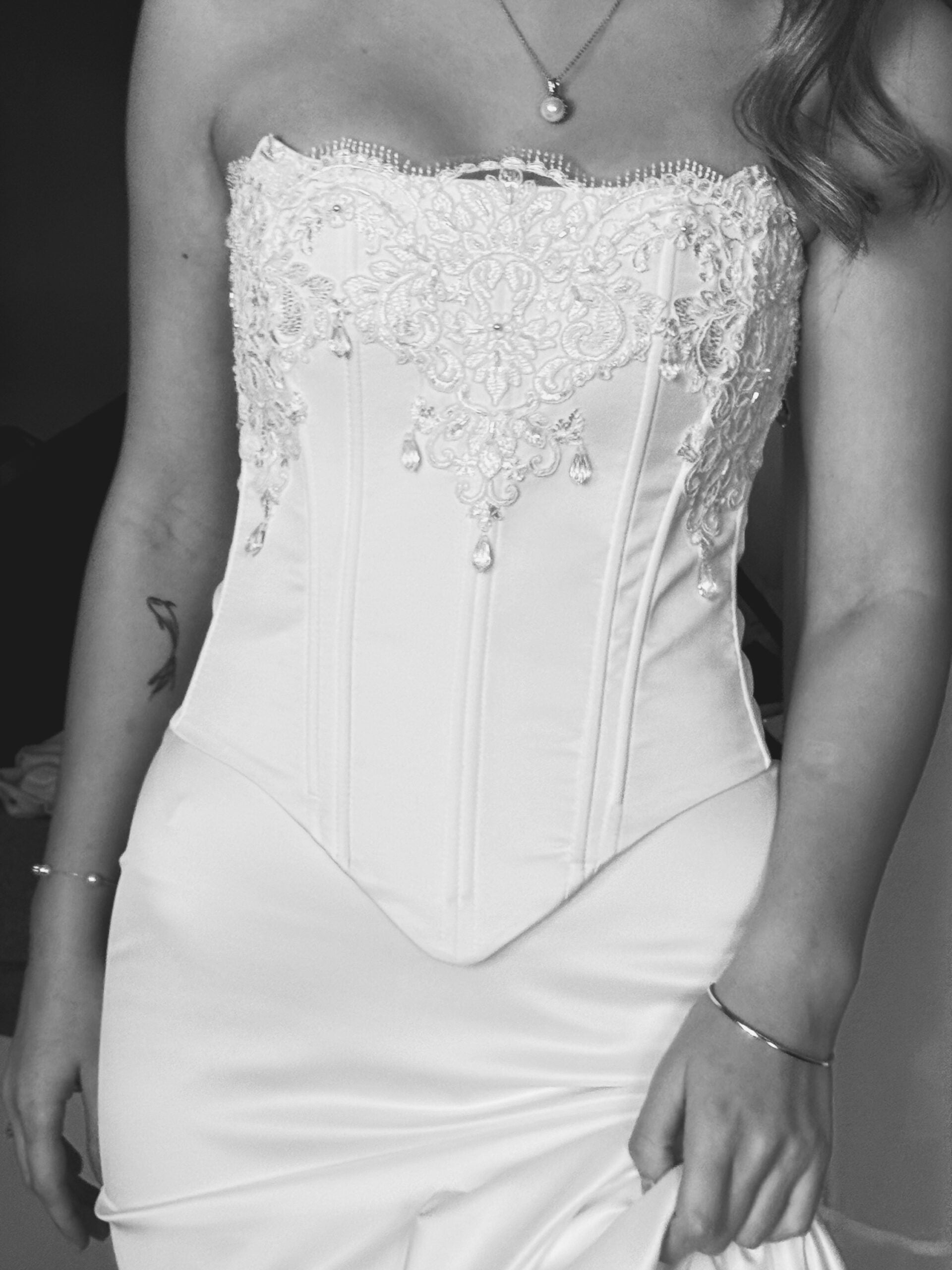 Lady Mary İşlemeli Korse ve Etek Set