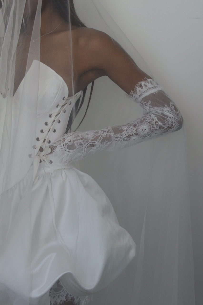 Hand Cuffs Lace Diana