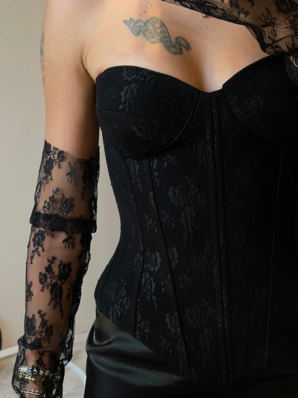 Amy Lace Black Hand Cuffs