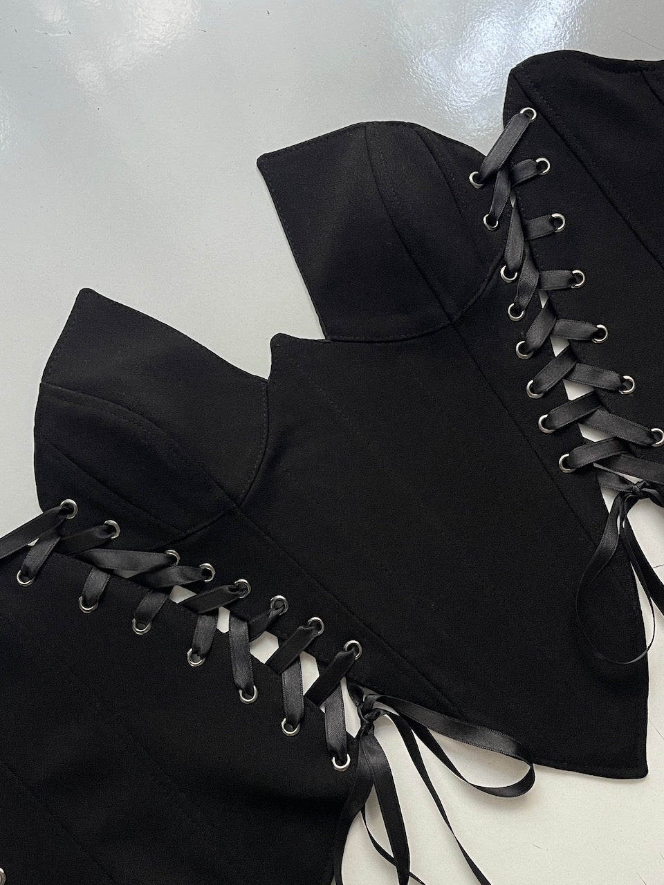 Rosalinda Black Corset Crop - Eda's Choice