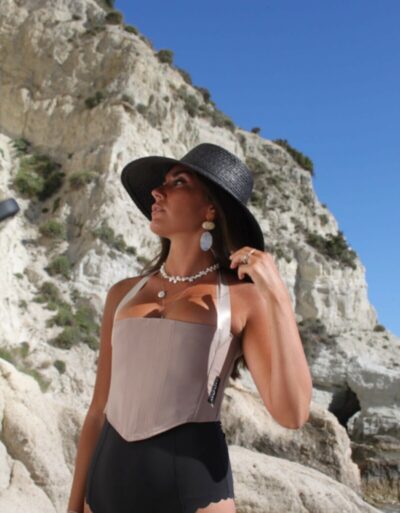 Date Coffee Beige Crop