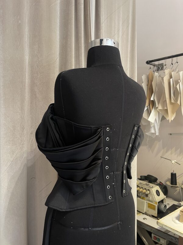 Chic Corset & Skirt Set - Görsel 2